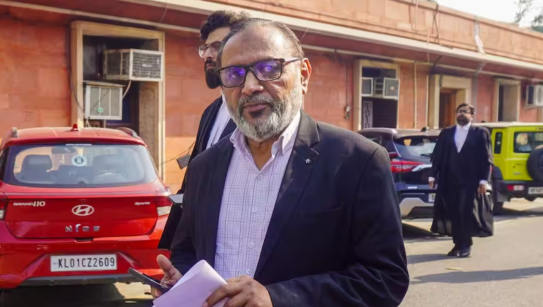 जेएनयू में विवादित नारेबाज़ी पर उमर खालिद के पिता कासिम इलियास ने कहा, 'अगर नारे गलत हैं तो...'